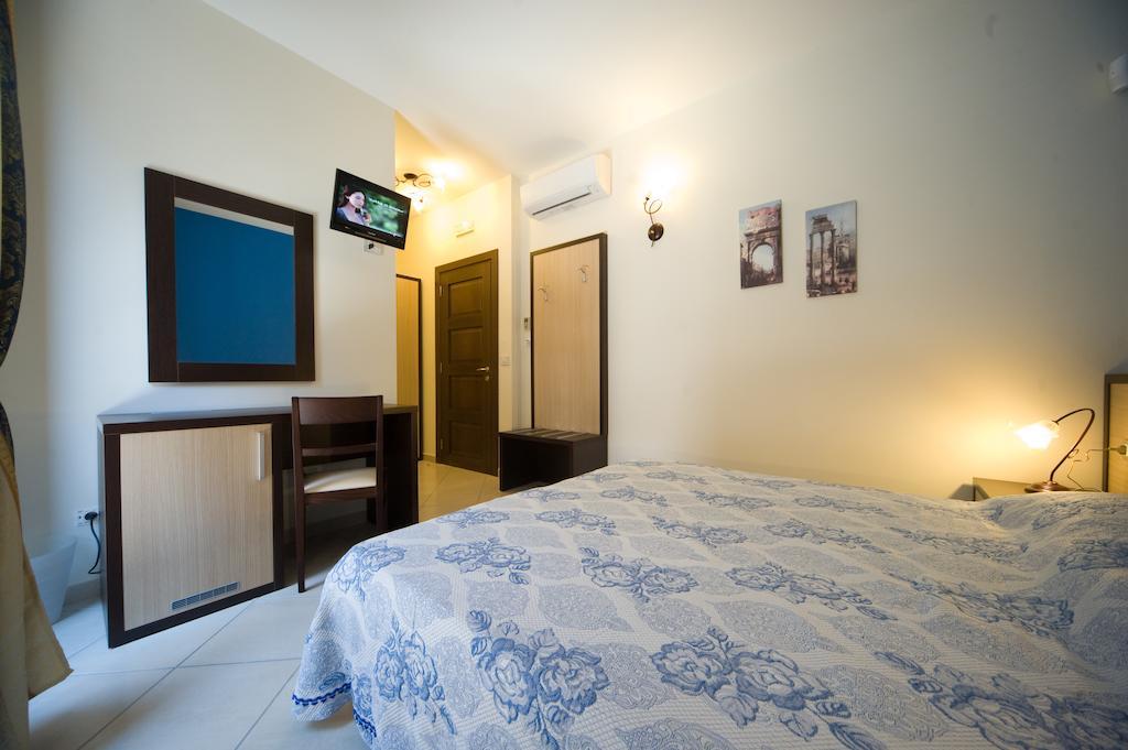 Quattro Ducati Hotel Trani Kültér fotó
